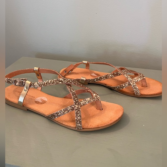 Sophia Milano glitter sandals! - Picture 7 of 9